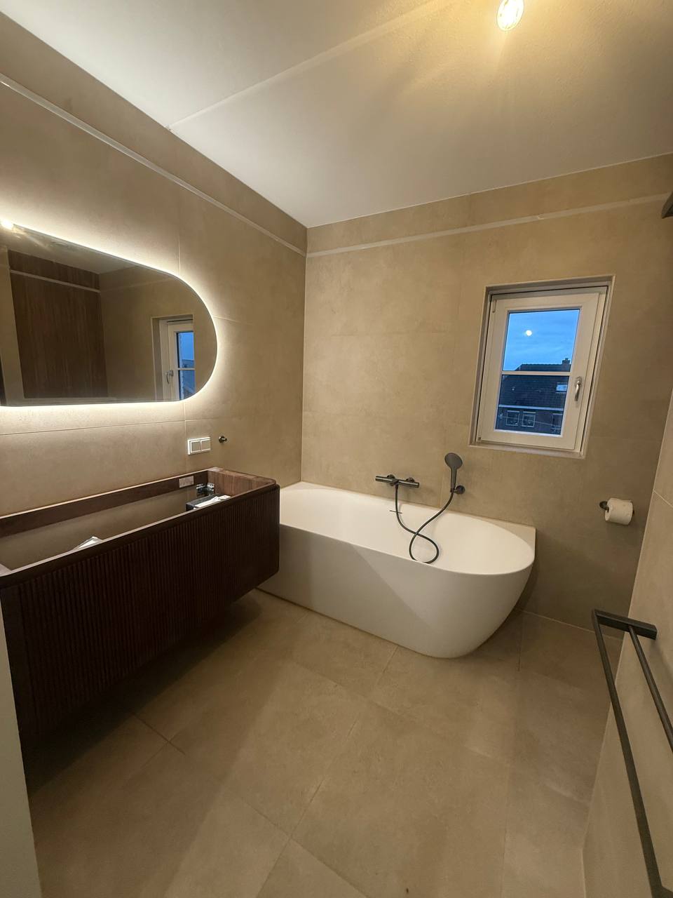 photo_45_2025-03-10_02-38-21